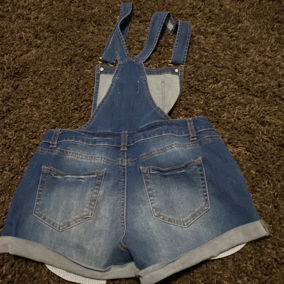 Forever 21 overall shorts size small - Picture 2 of 2